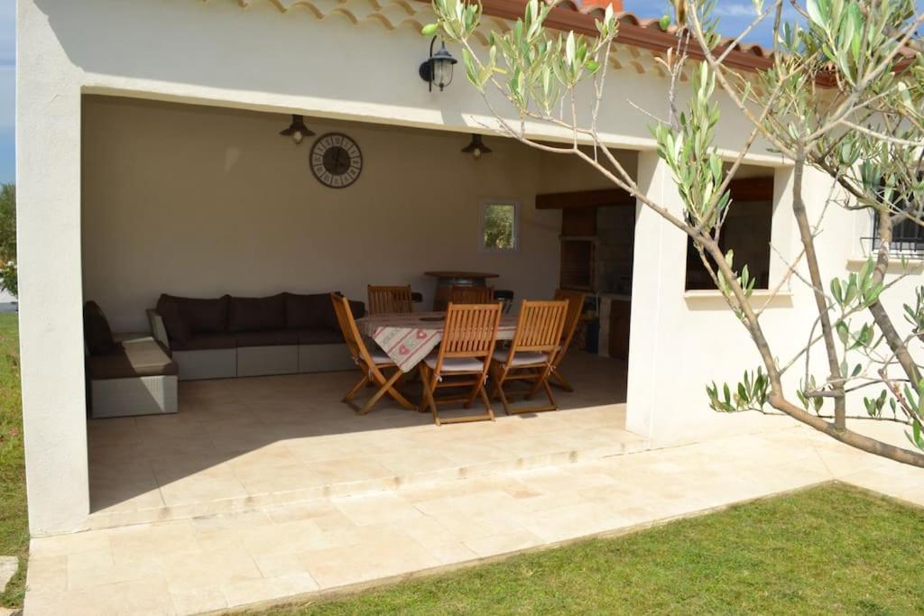 Joli Appartement Au Calme Entre Nimes Et Avignon Meynes Kültér fotó