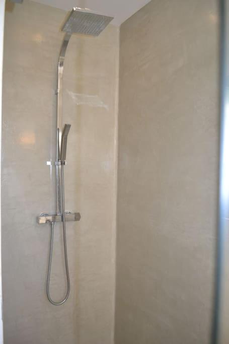 Joli Appartement Au Calme Entre Nimes Et Avignon Meynes Kültér fotó